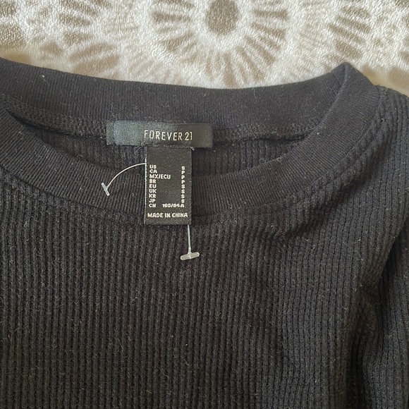 Black waffle long sleeve cropped tee - Picture 2 of 2